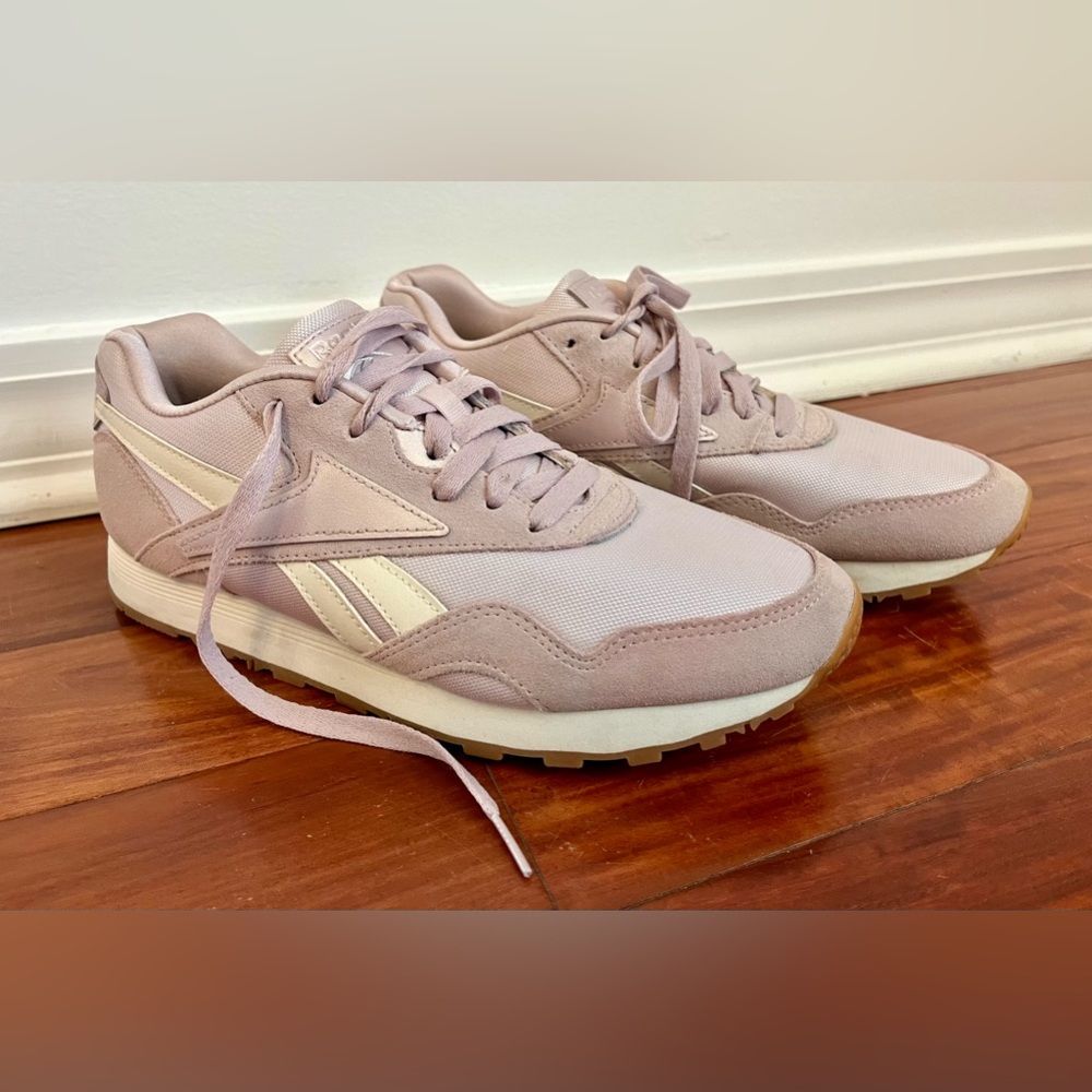 Women’s Rapide Reebok trainers in lilac. Sz 9.5
